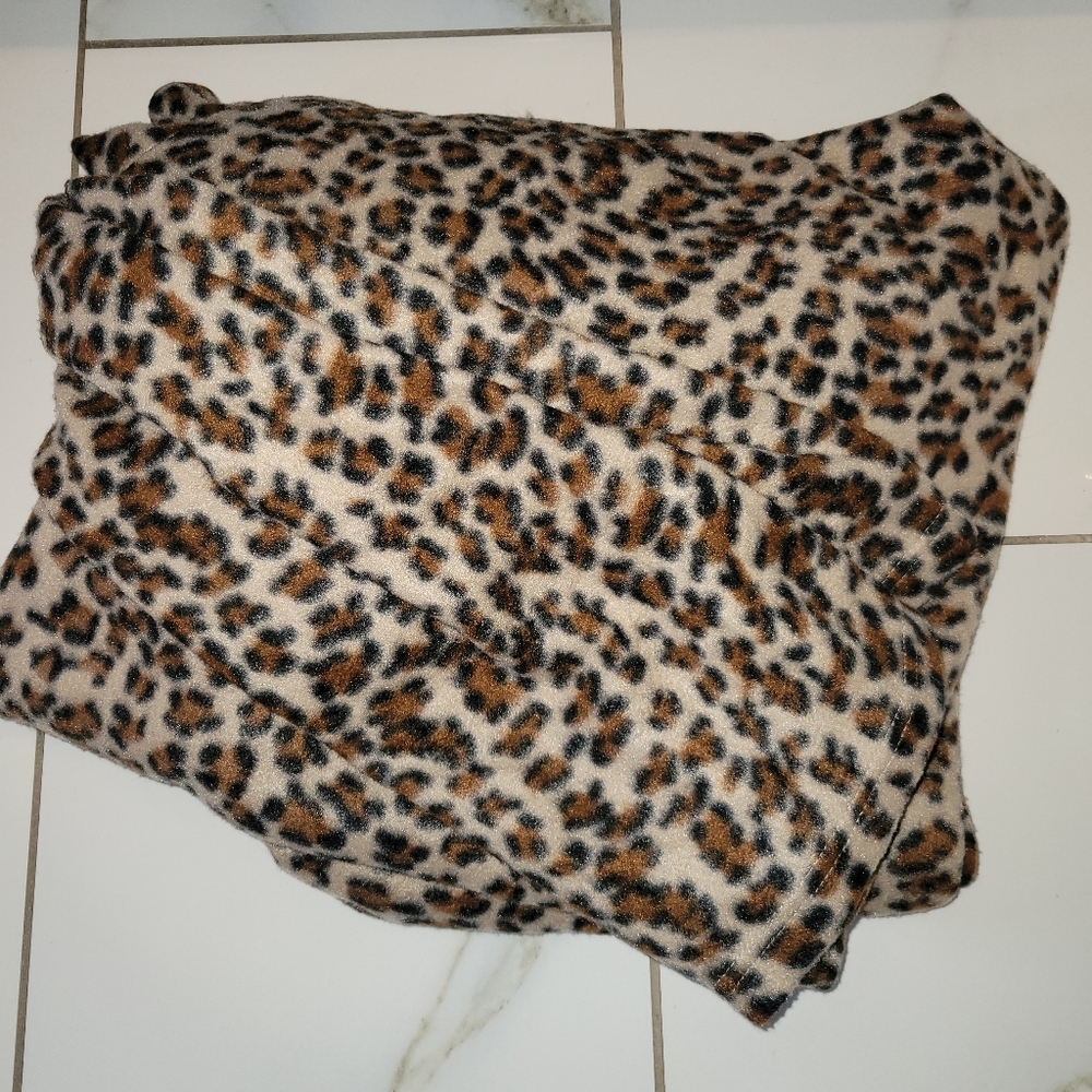 Genuine SNUGGIE Leopard Print Blanket